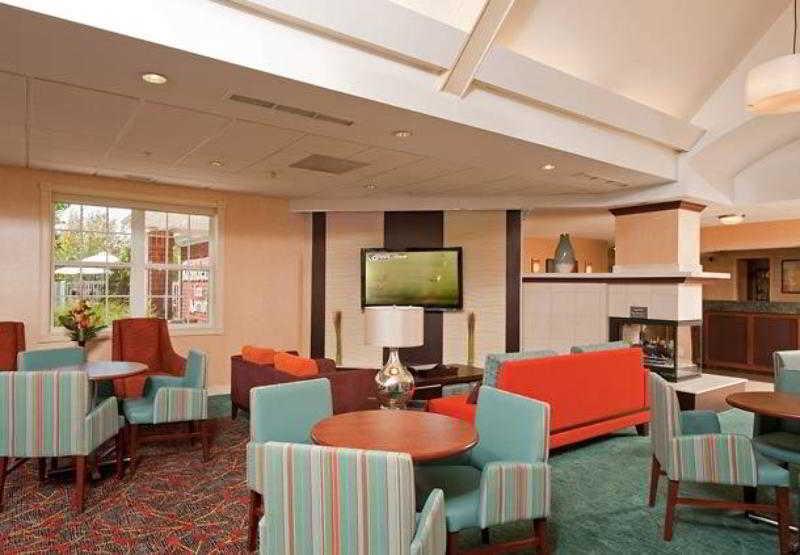 Residence Inn By Marriott Grand Rapids West Грандвил Ресторант снимка